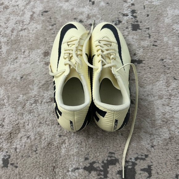 Men's Size 8 Nike Mercurial Zoom Vapor 15 Club FG Lemonade Cleats - Picture 3 of 7